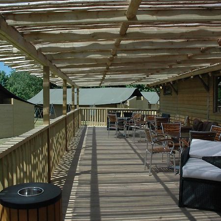 Bear Lodge - Glamping Lympne المظهر الخارجي الصورة